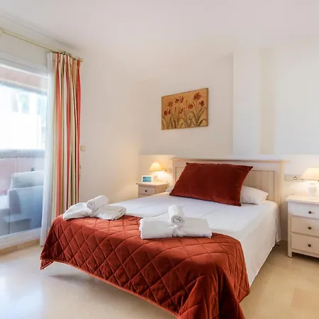 Rentandhomes Penthouse Elviria Golf Apartment *