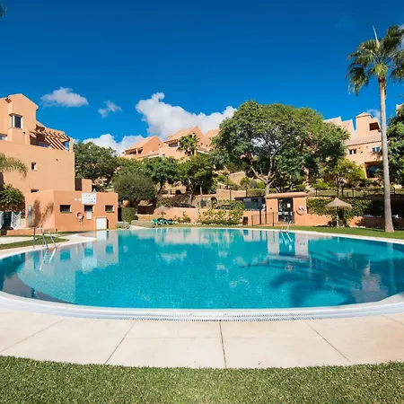 Rentandhomes Penthouse Elviria Golf Apartment *