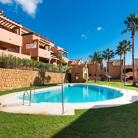 Rentandhomes Penthouse Elviria Golf Lejlighed