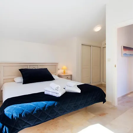 Rentandhomes Penthouse Elviria Golf Marbella